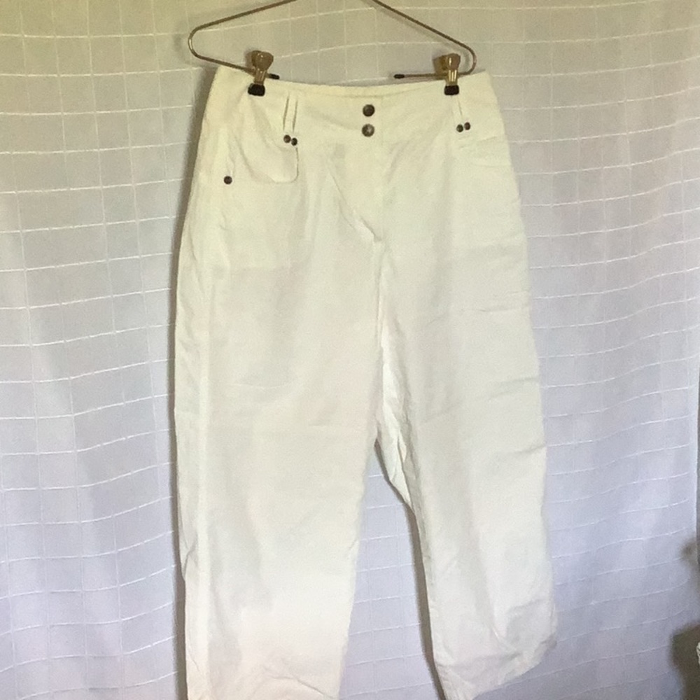 STO size 10 white capris